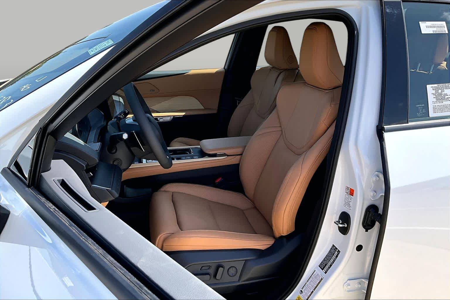 2026 Lexus ES 350e Luxury - 8