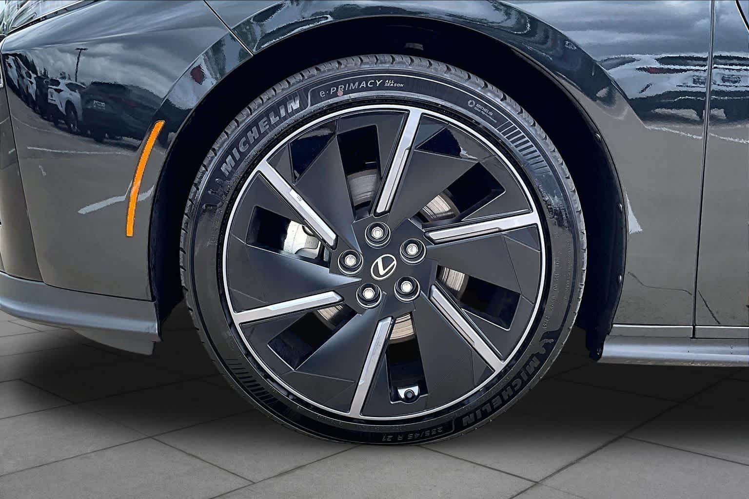 2026 Lexus ES 500e Premium - 8