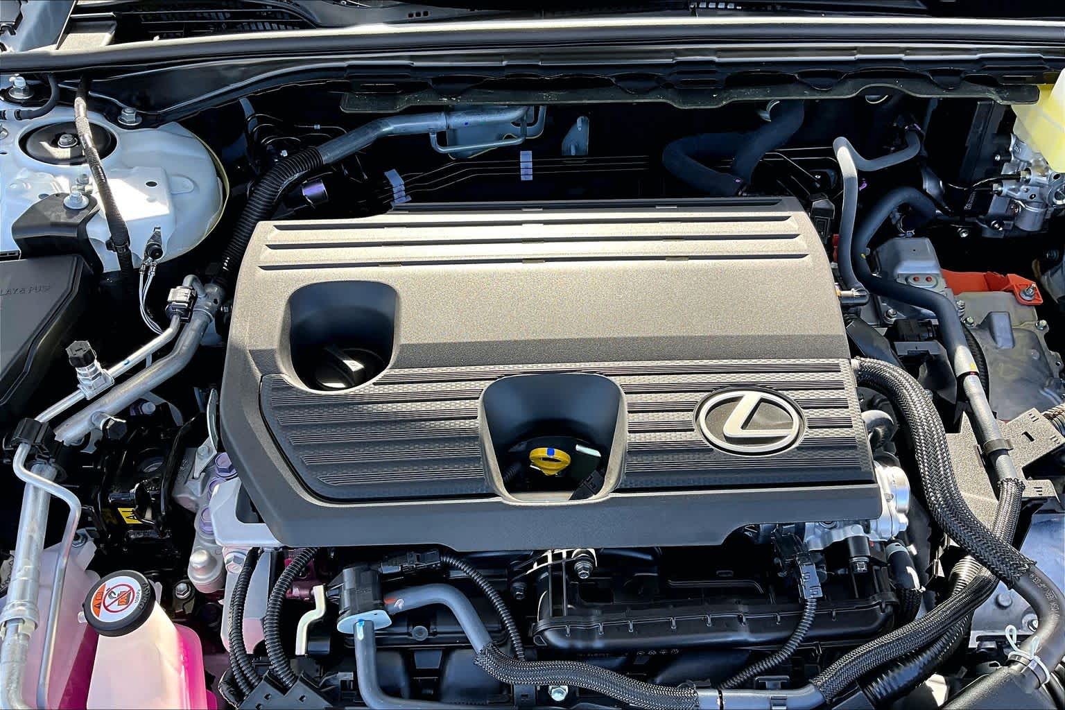 2026 Lexus ES 350h photo 17 of 22