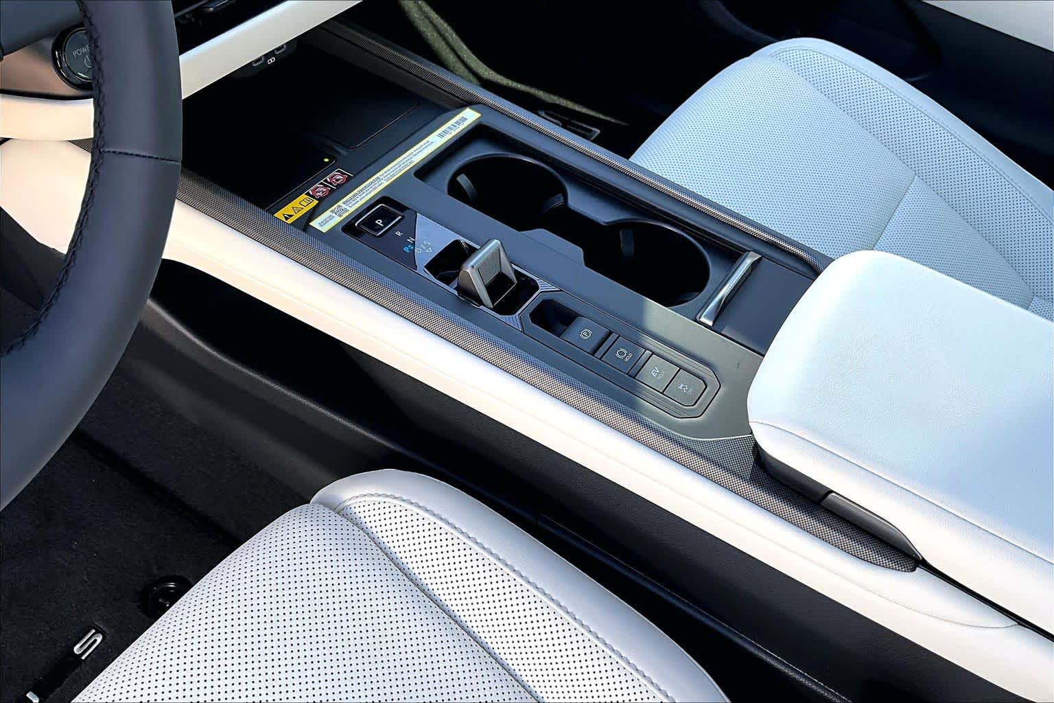 2026 Lexus ES 350h photo 7 of 22