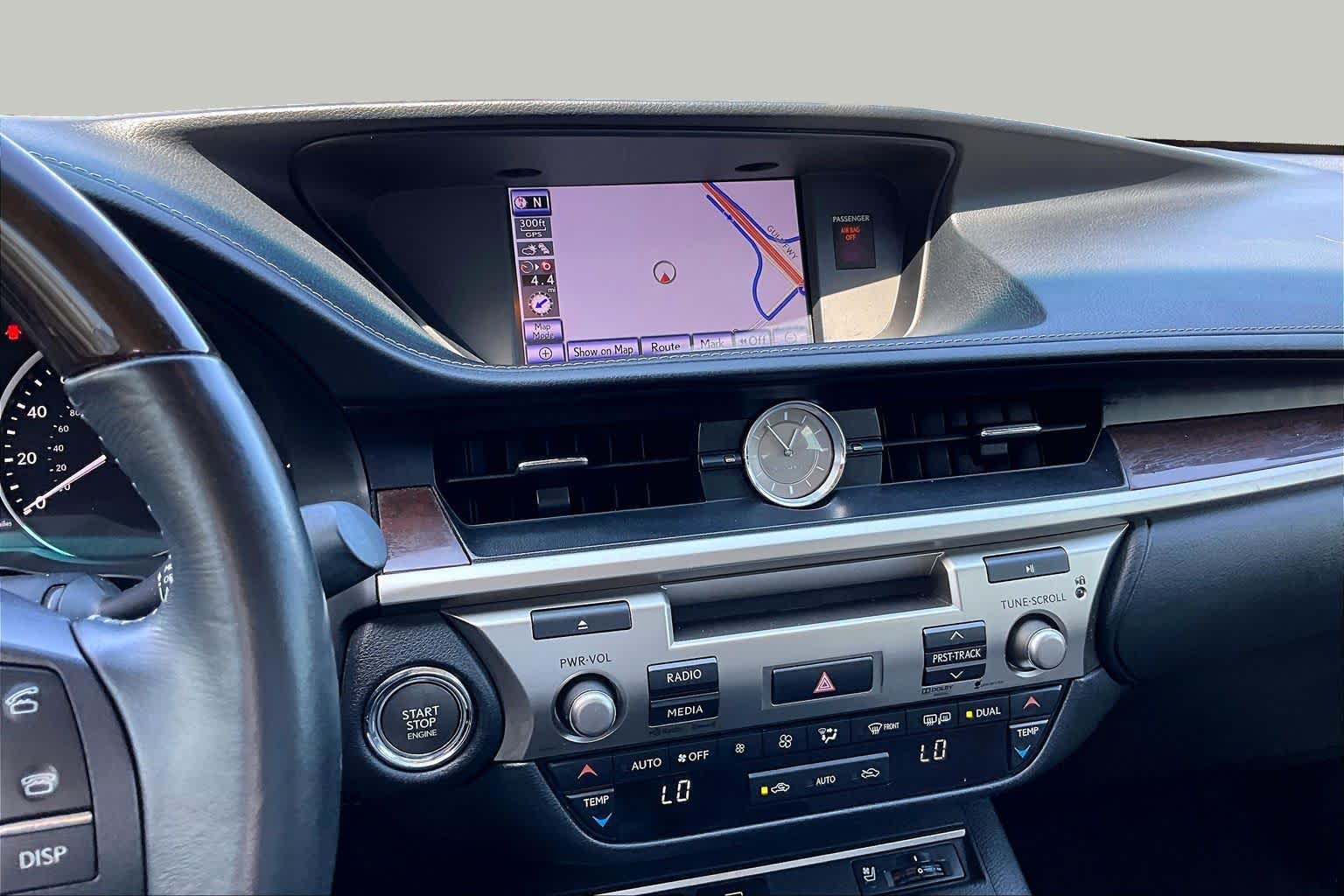 2014 Lexus ES 350 photo 7 of 37