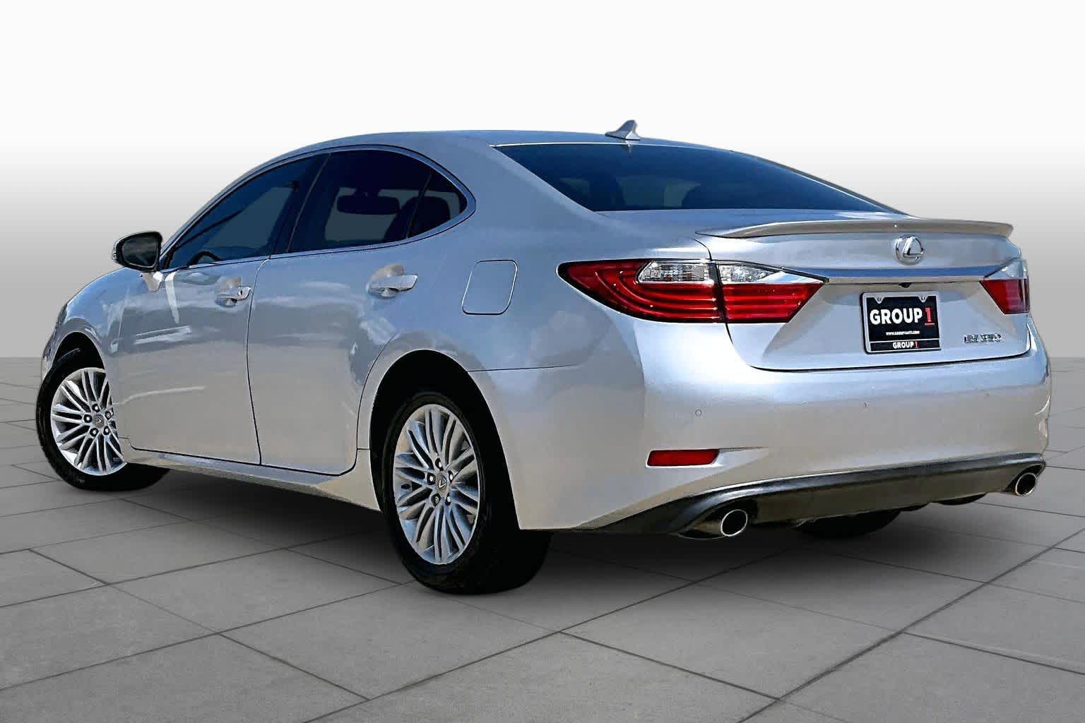 2014 Lexus ES 350 photo 12 of 37