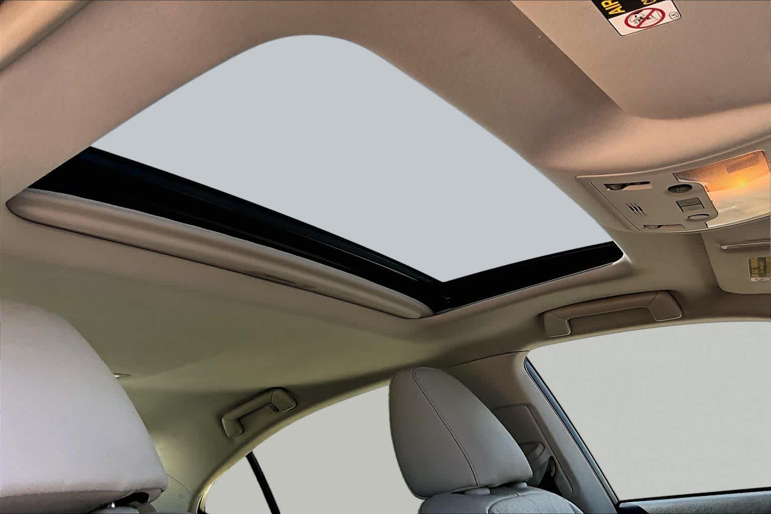 2014 Lexus ES 350 photo 14 of 37