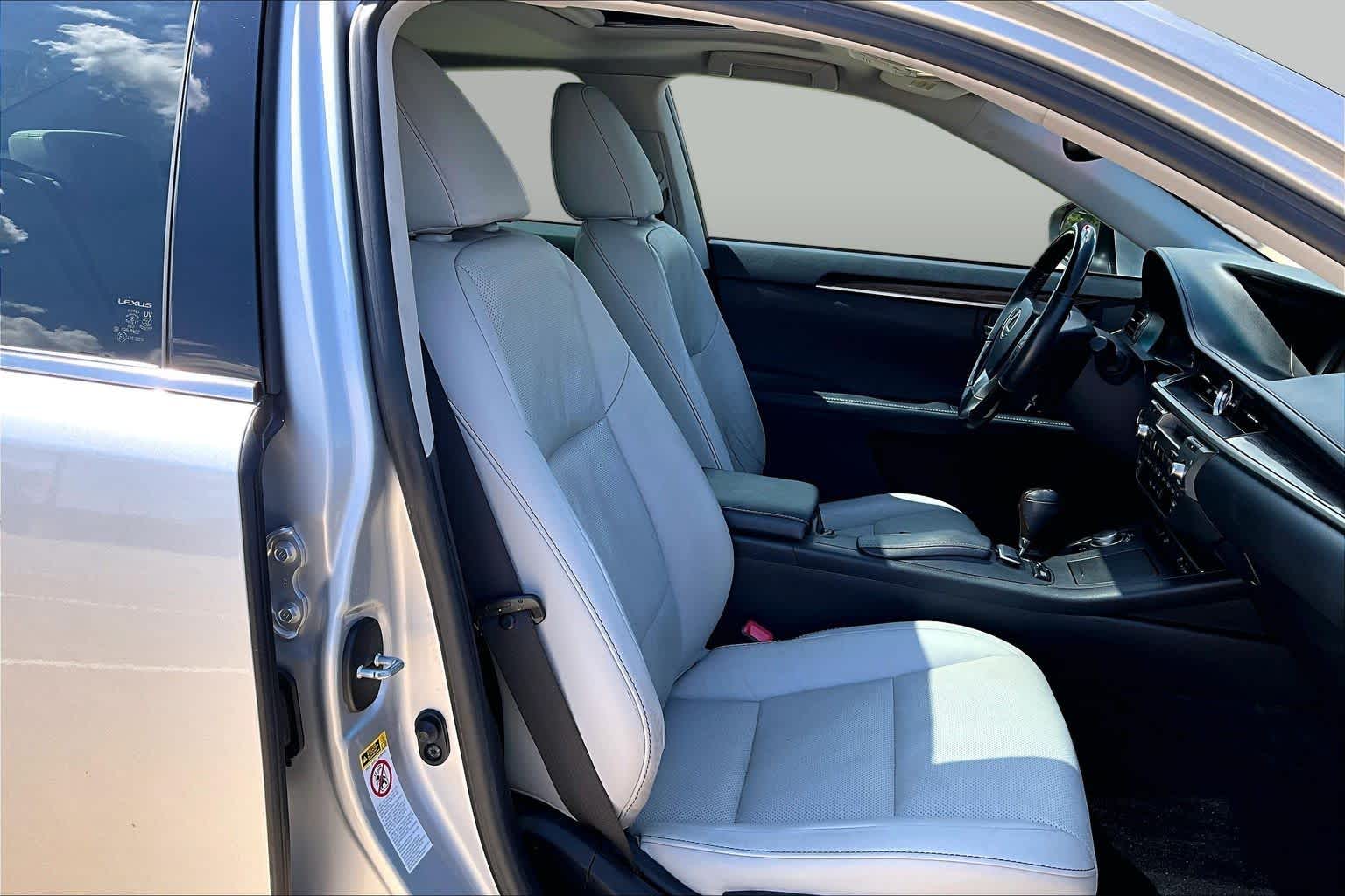 2014 Lexus ES 350 photo 9 of 37