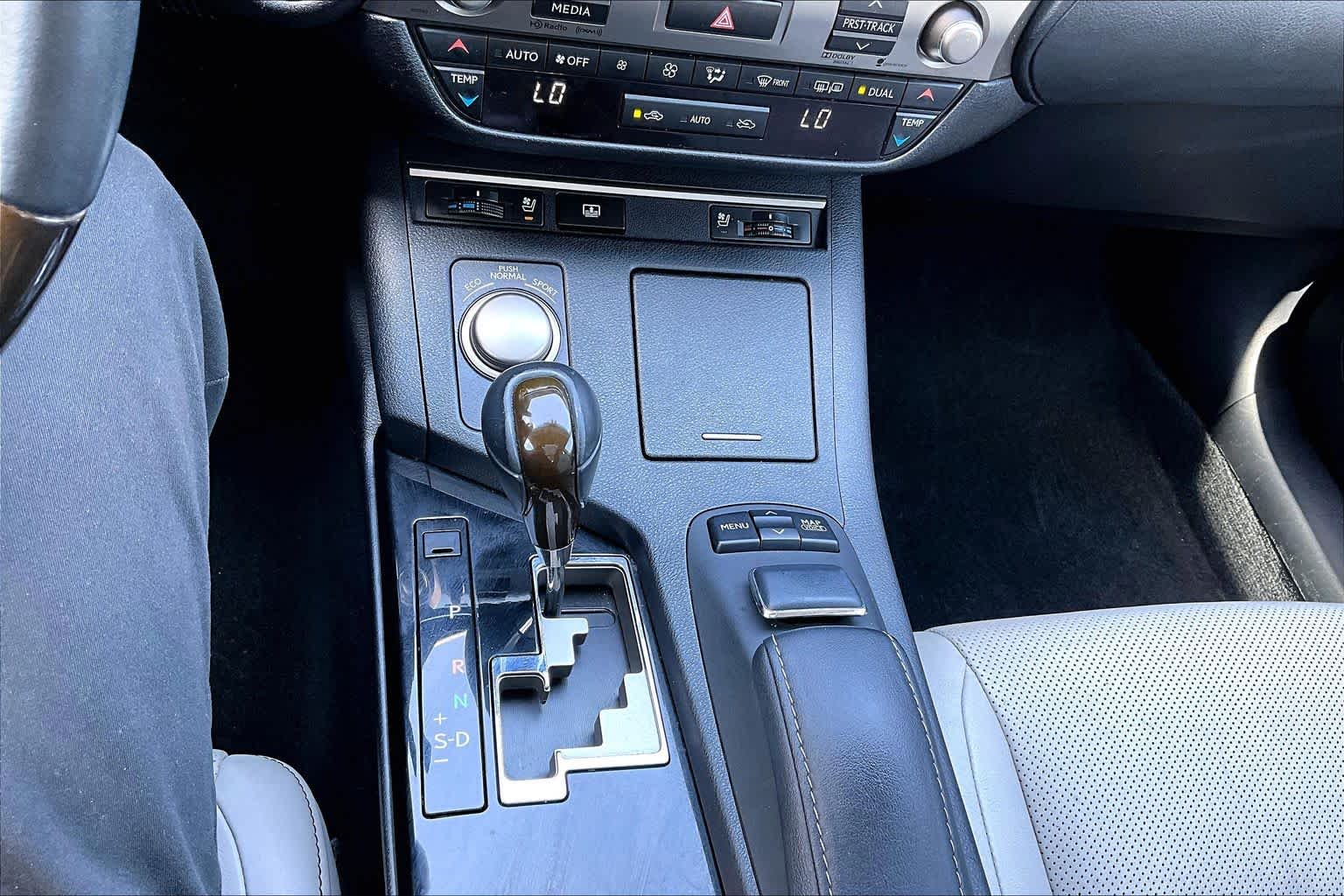 2014 Lexus ES 350 photo 35 of 37