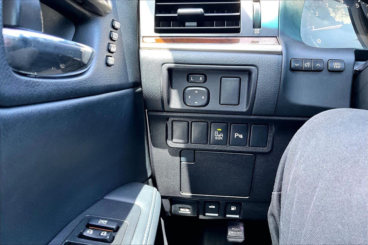 2014 Lexus ES 350 photo 36 of 37
