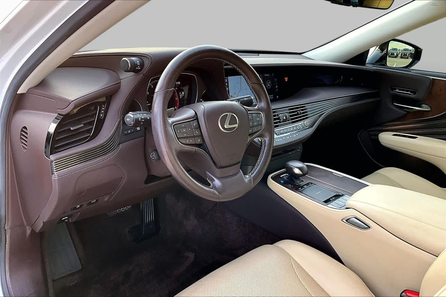 2020 Lexus LS 500 photo 17 of 35