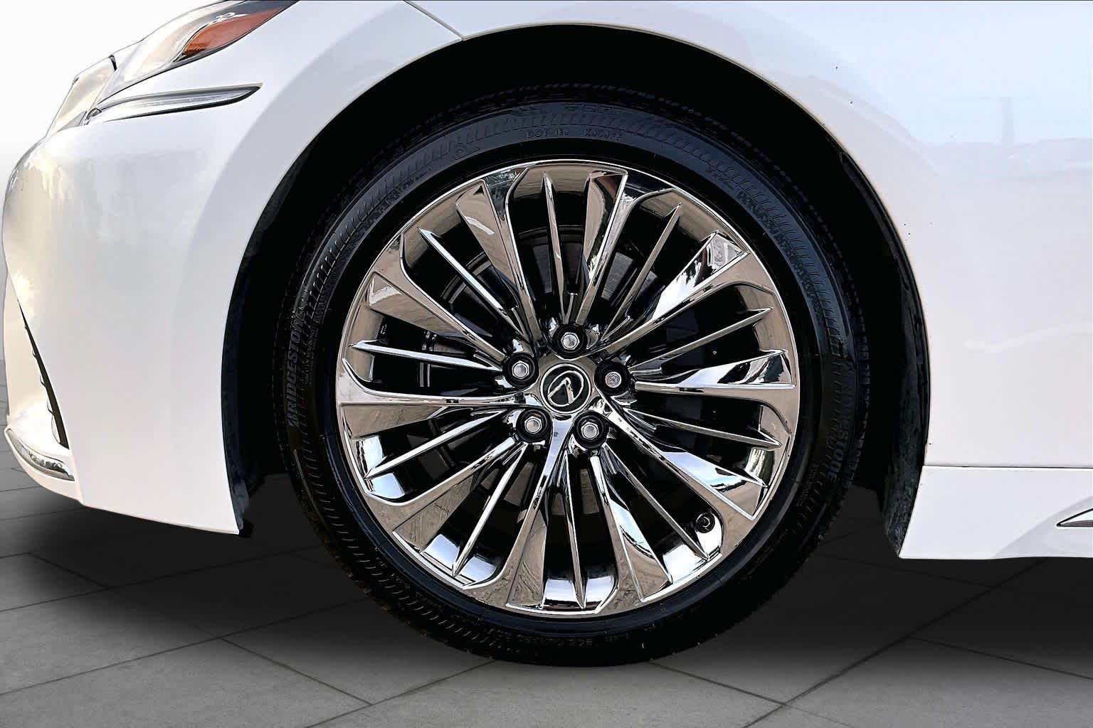 2020 Lexus LS 500 photo 10 of 35