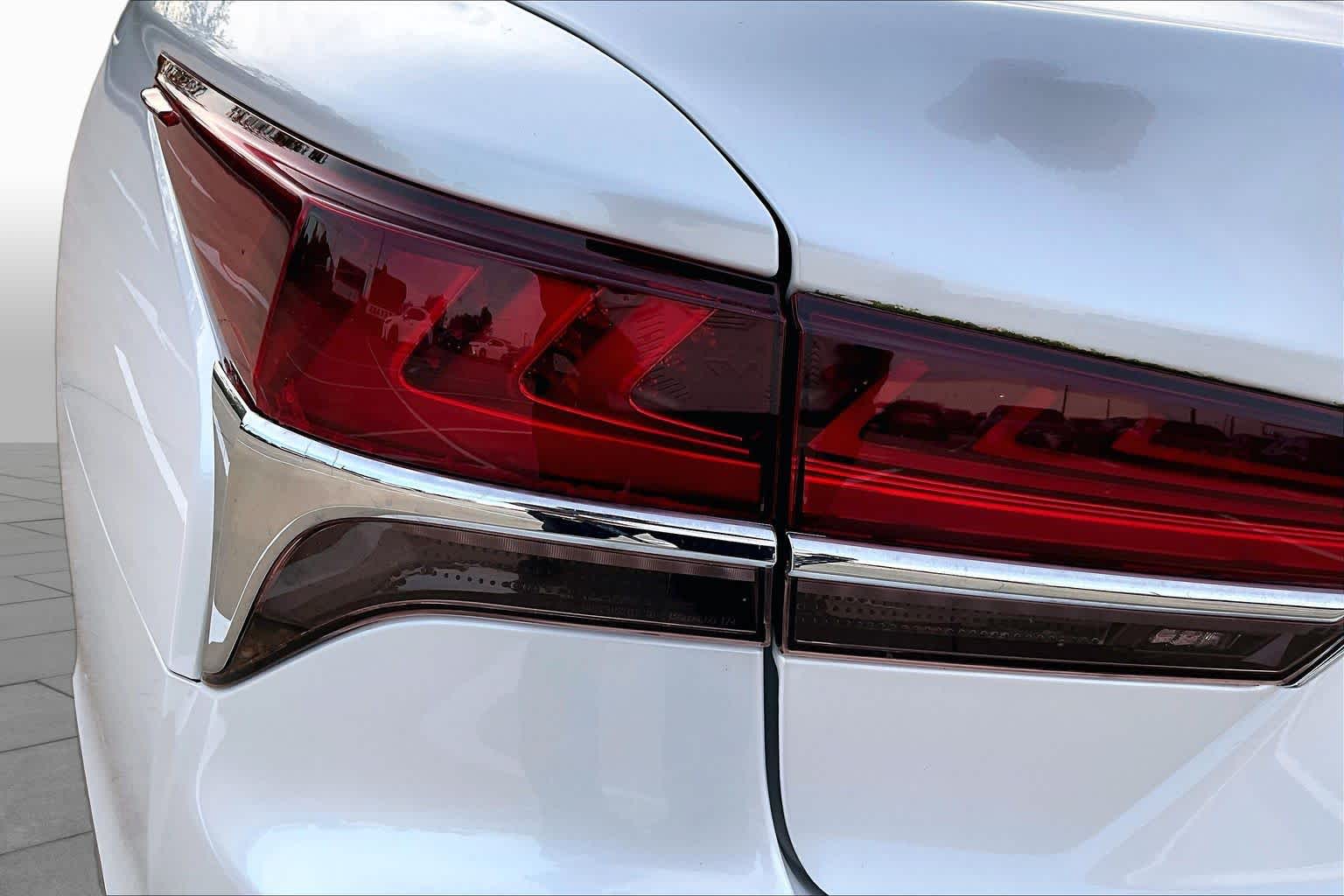 2020 Lexus LS 500 photo 28 of 35