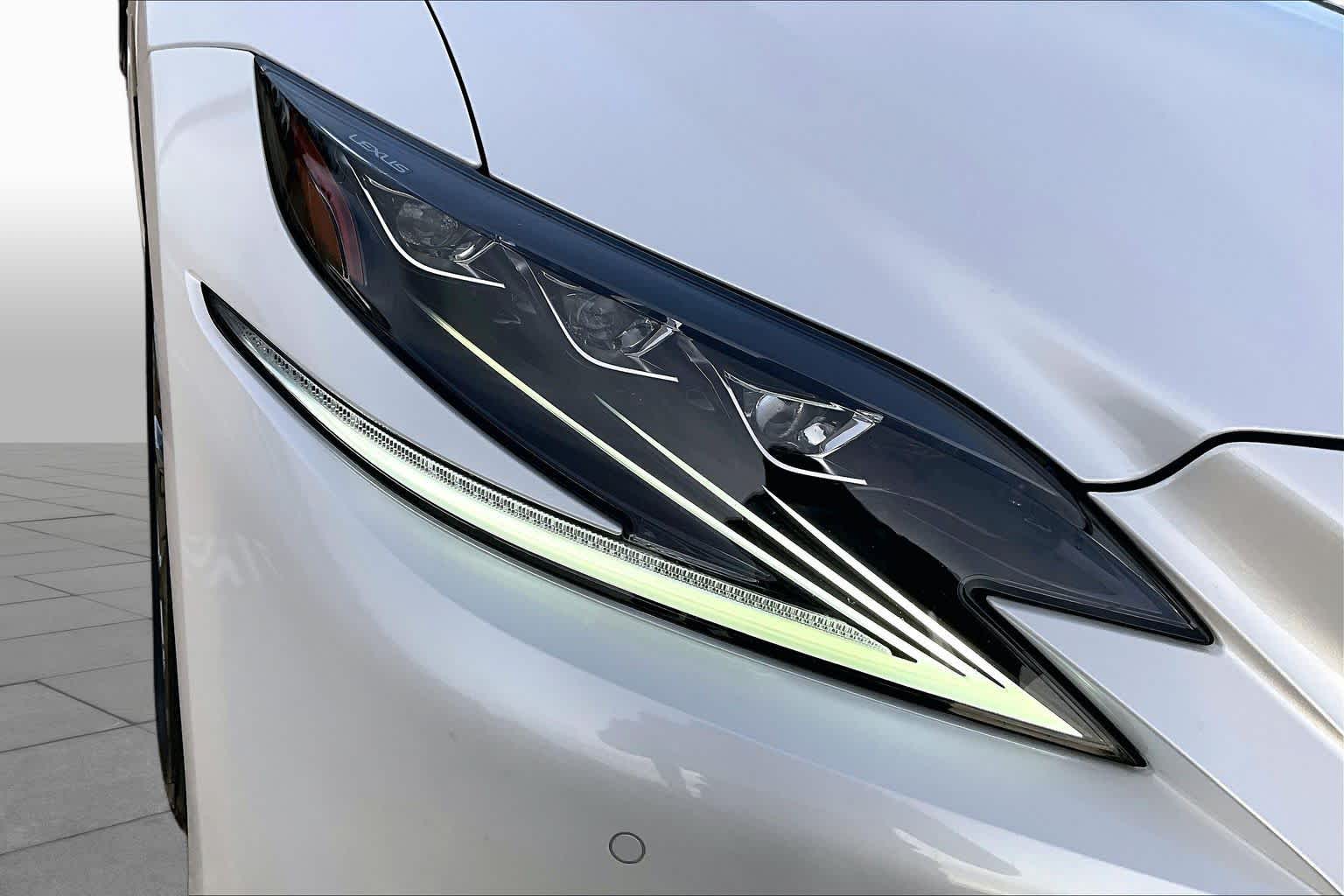 2020 Lexus LS 500 photo 27 of 35