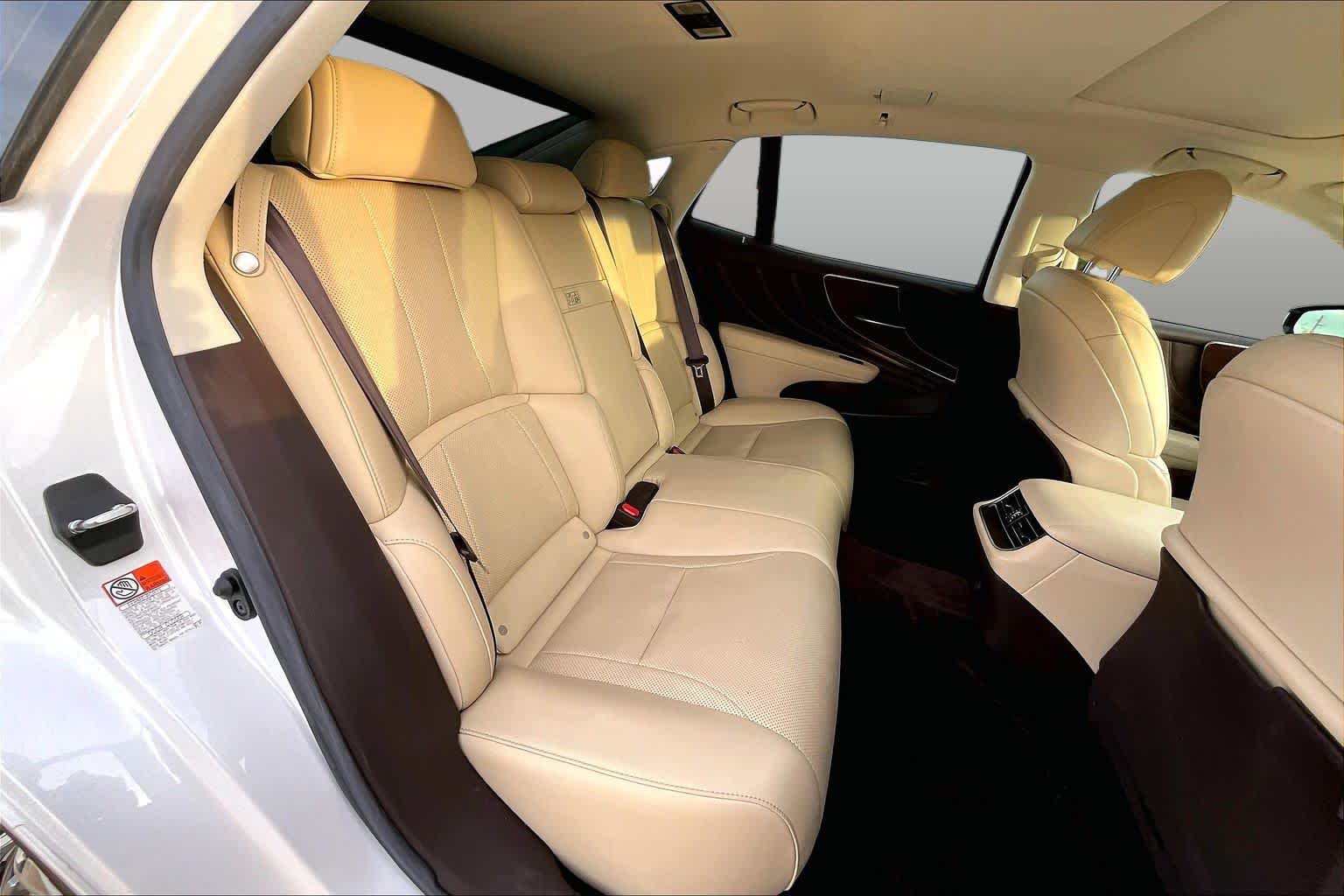 2020 Lexus LS 500 photo 19 of 35