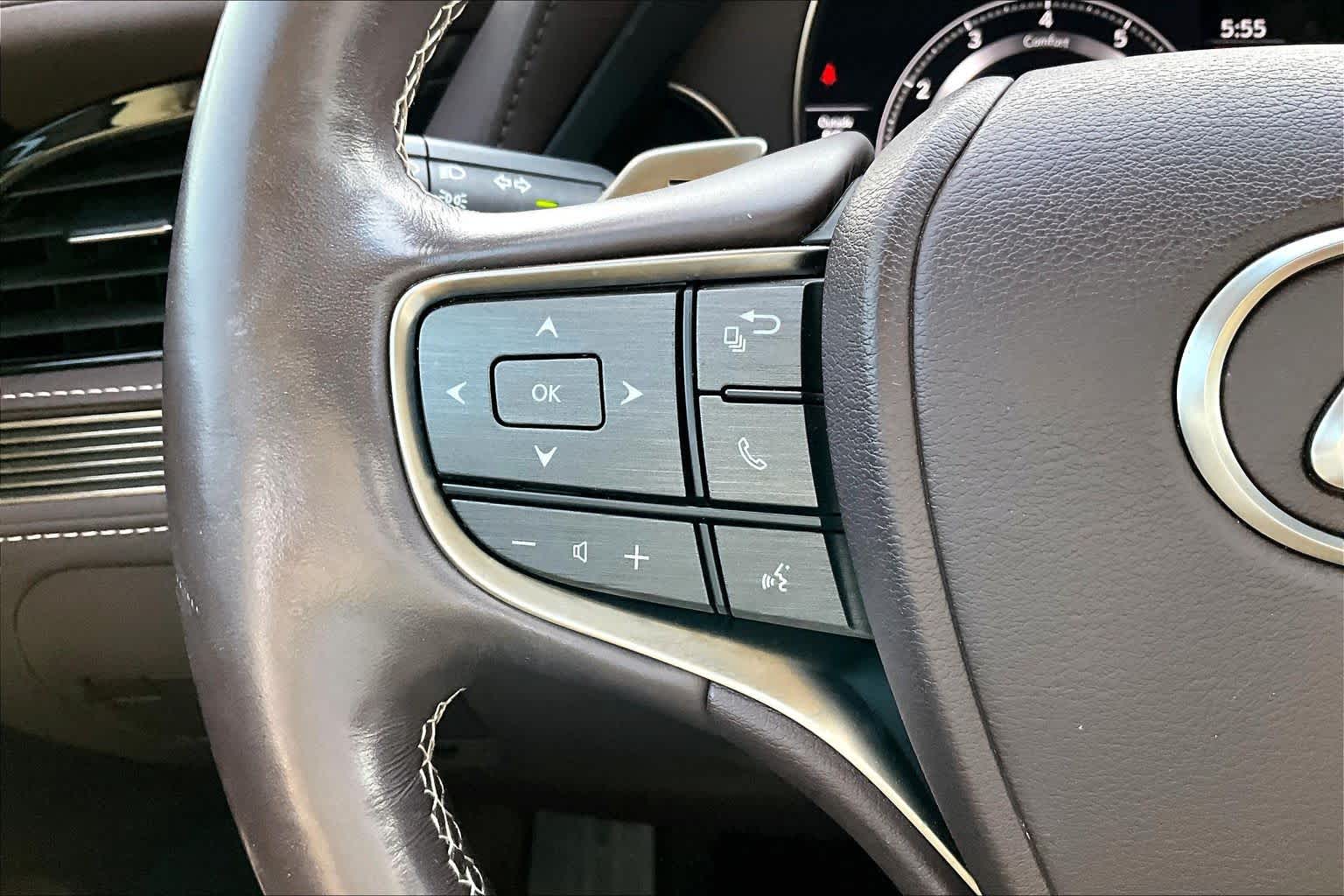 2020 Lexus LS 500 photo 23 of 35