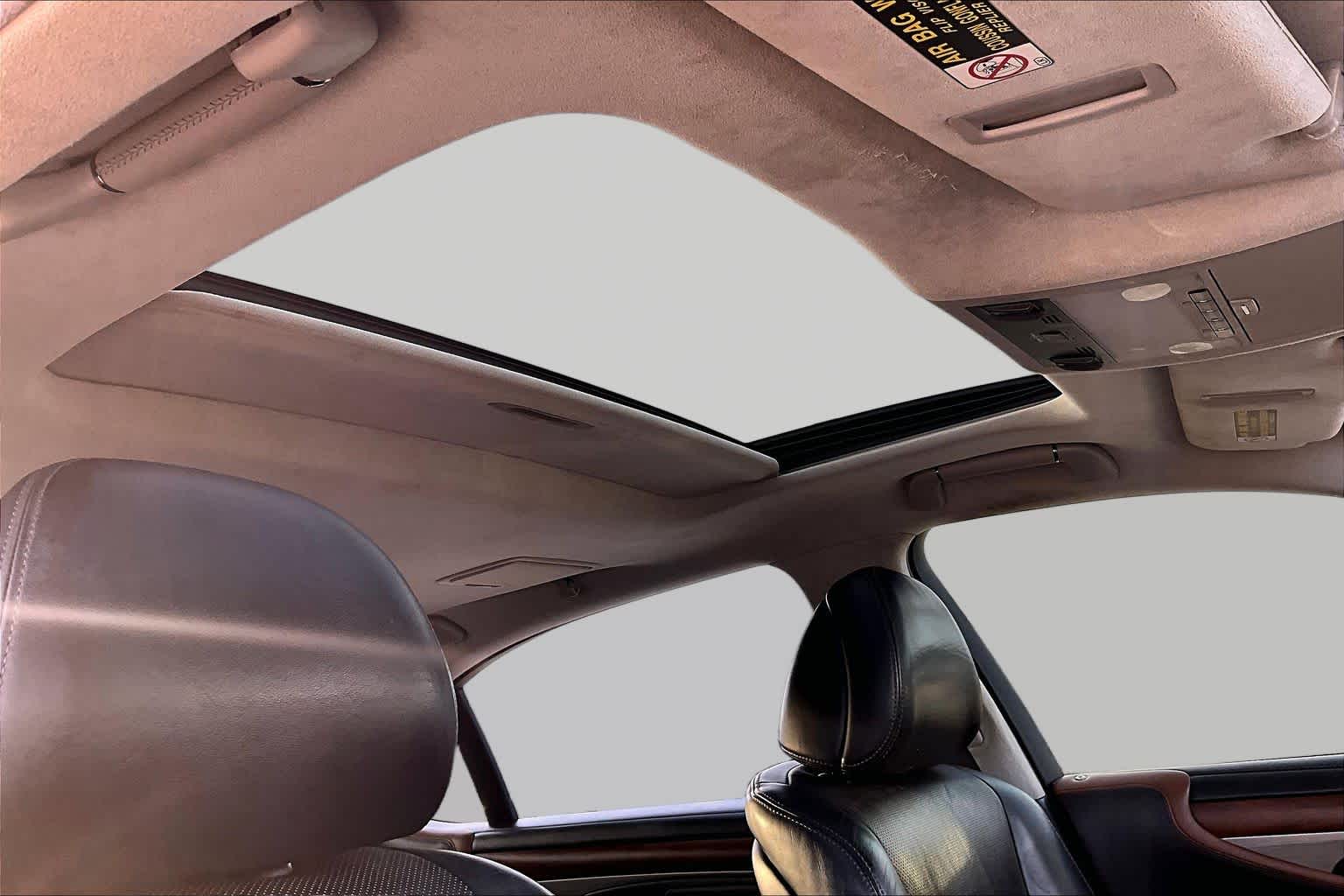 2013 Lexus LS 460 photo 13 of 35