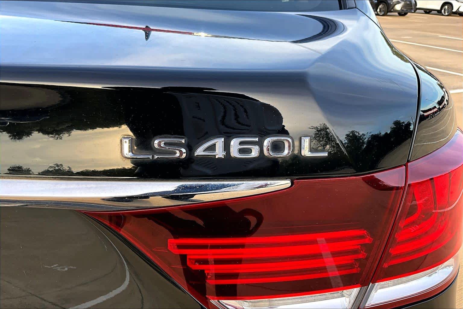 2013 Lexus LS 460 photo 9 of 35