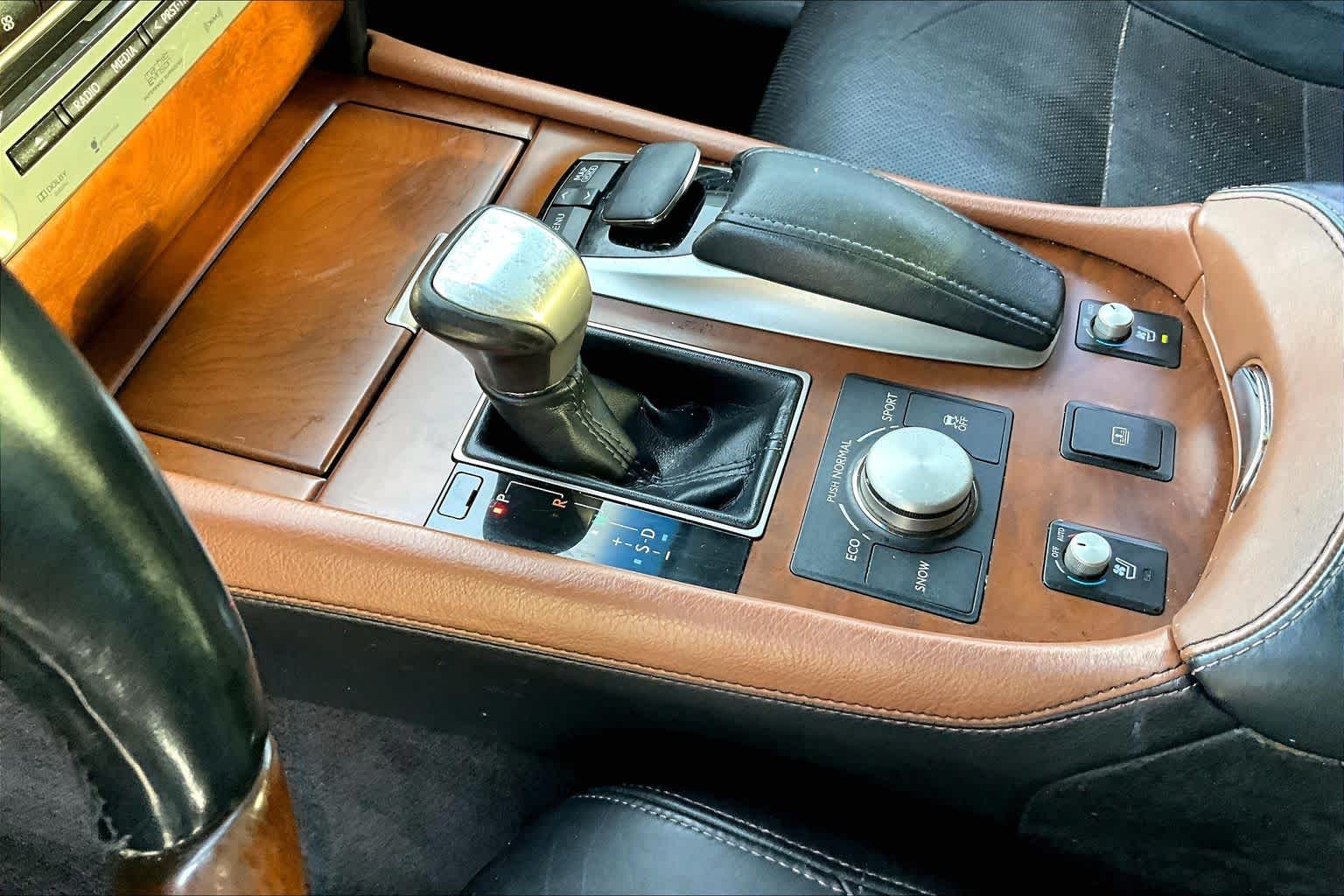 2013 Lexus LS 460 photo 16 of 35