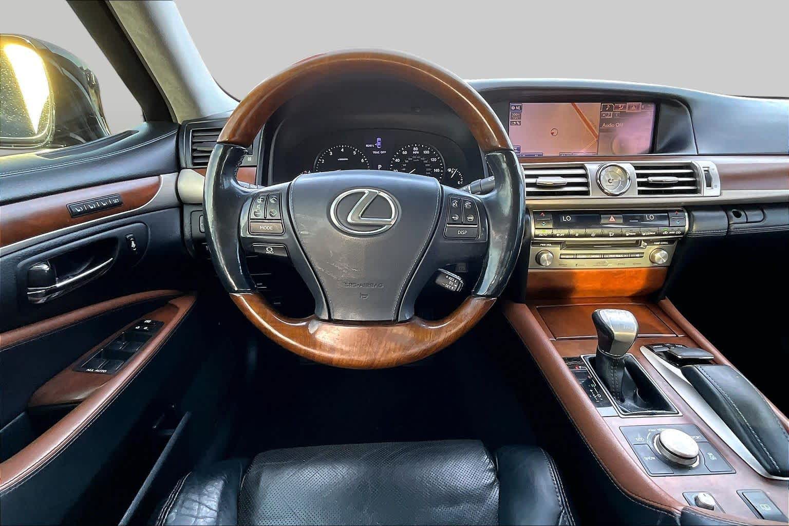 2013 Lexus LS 460 photo 5 of 35