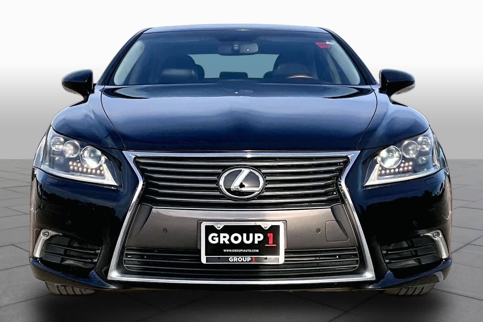 2013 Lexus LS 460 photo 3 of 35