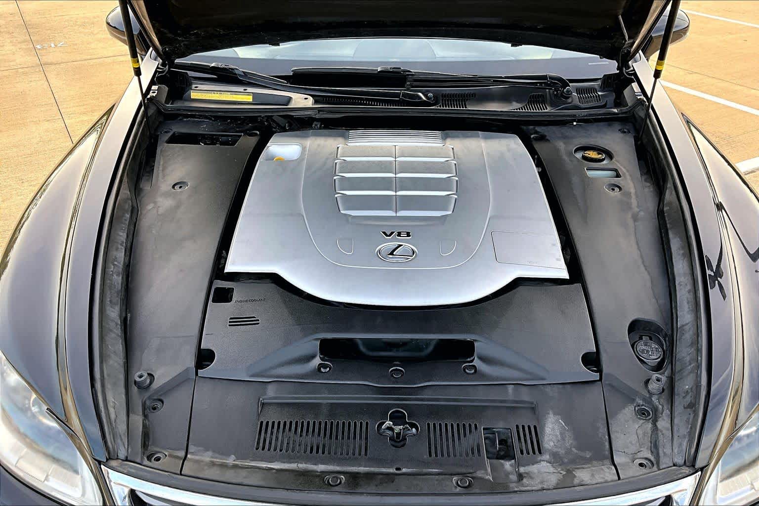 2013 Lexus LS 460 photo 30 of 35