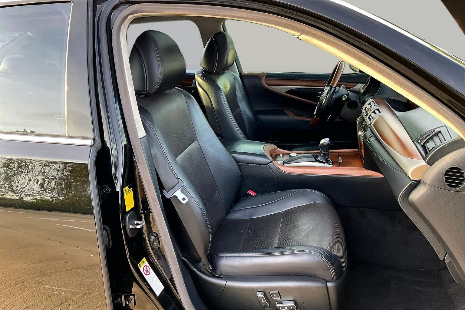 2013 Lexus LS 460 photo 8 of 35