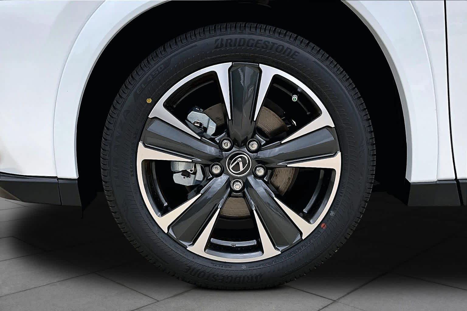 2026 Lexus UX 300h Premium - 10
