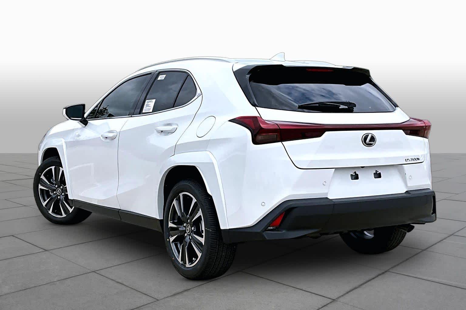 2026 Lexus UX 300h Premium - 11