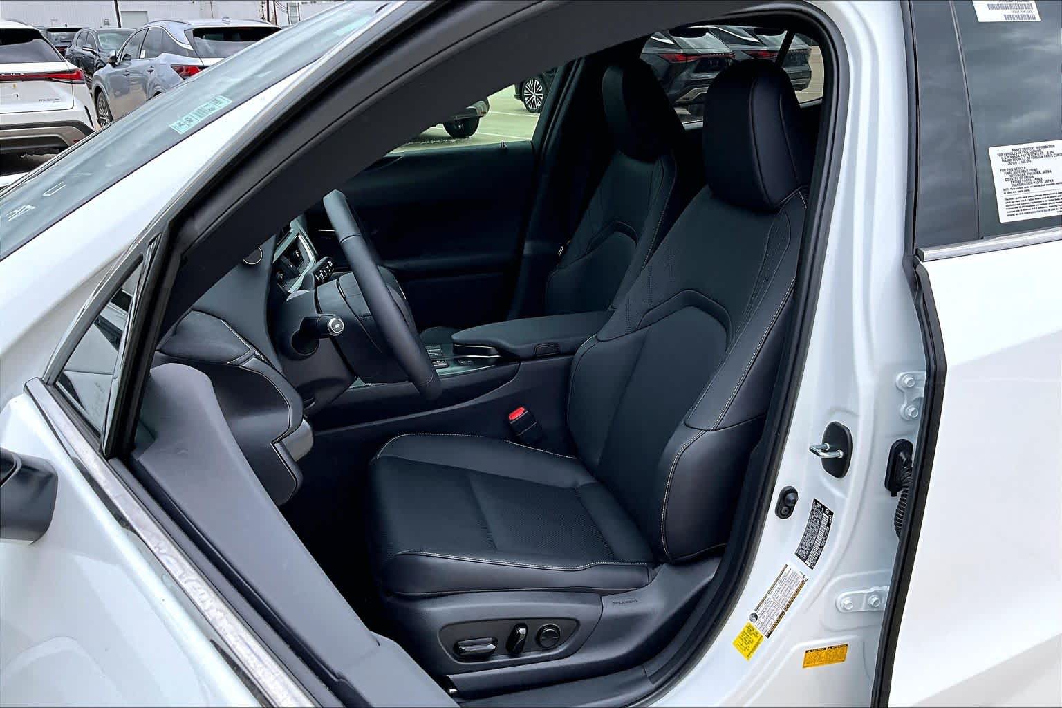 2026 Lexus UX 300h Premium - 8