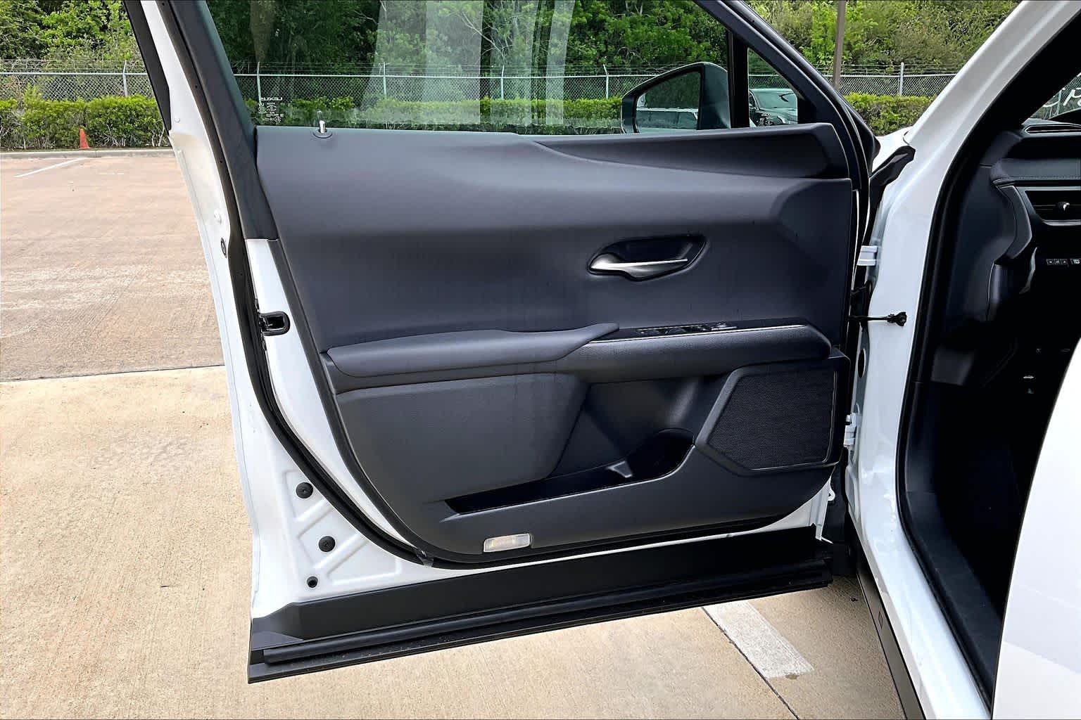 2026 Lexus UX 300h Premium - 9