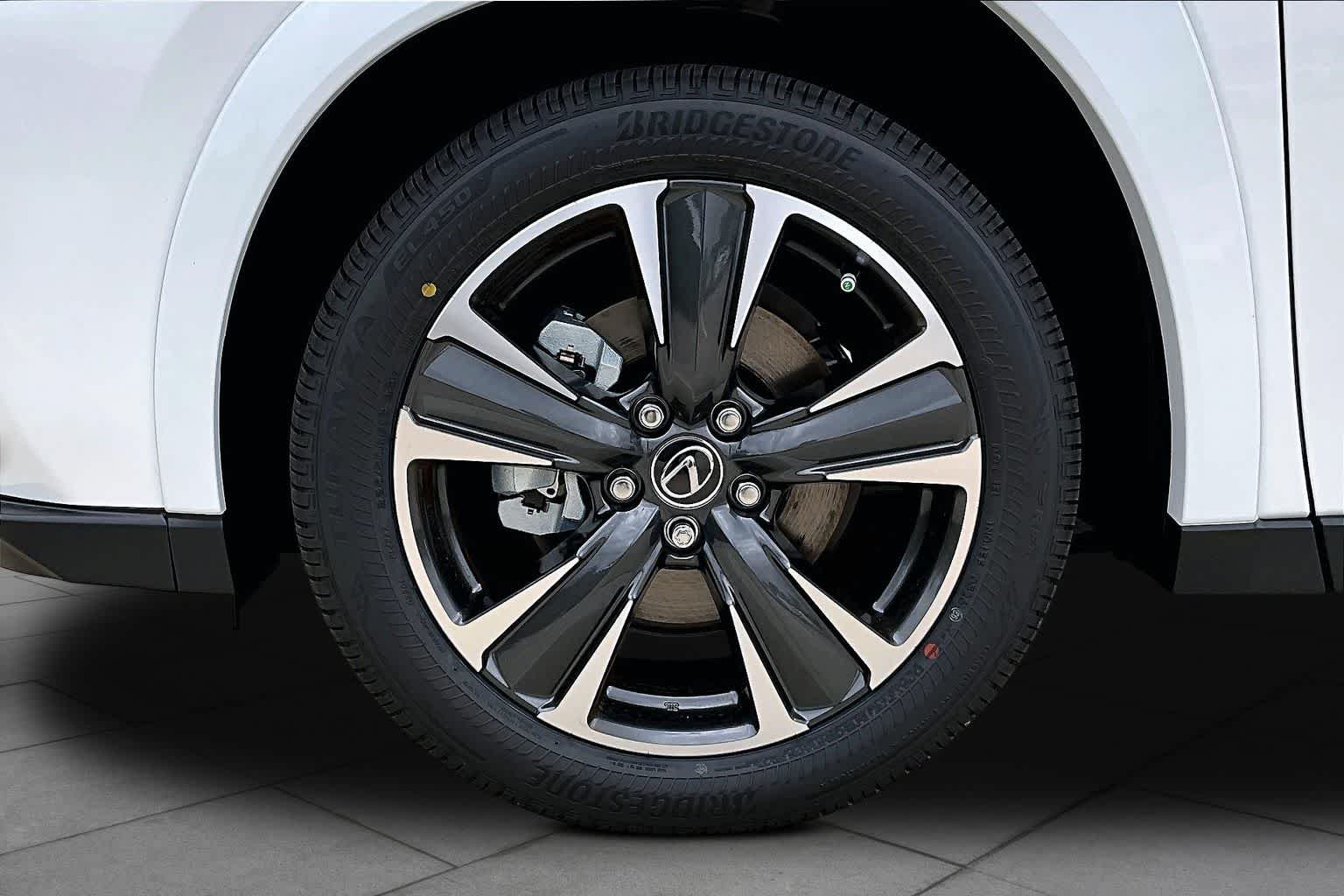 2026 Lexus UX 300h Premium - 10