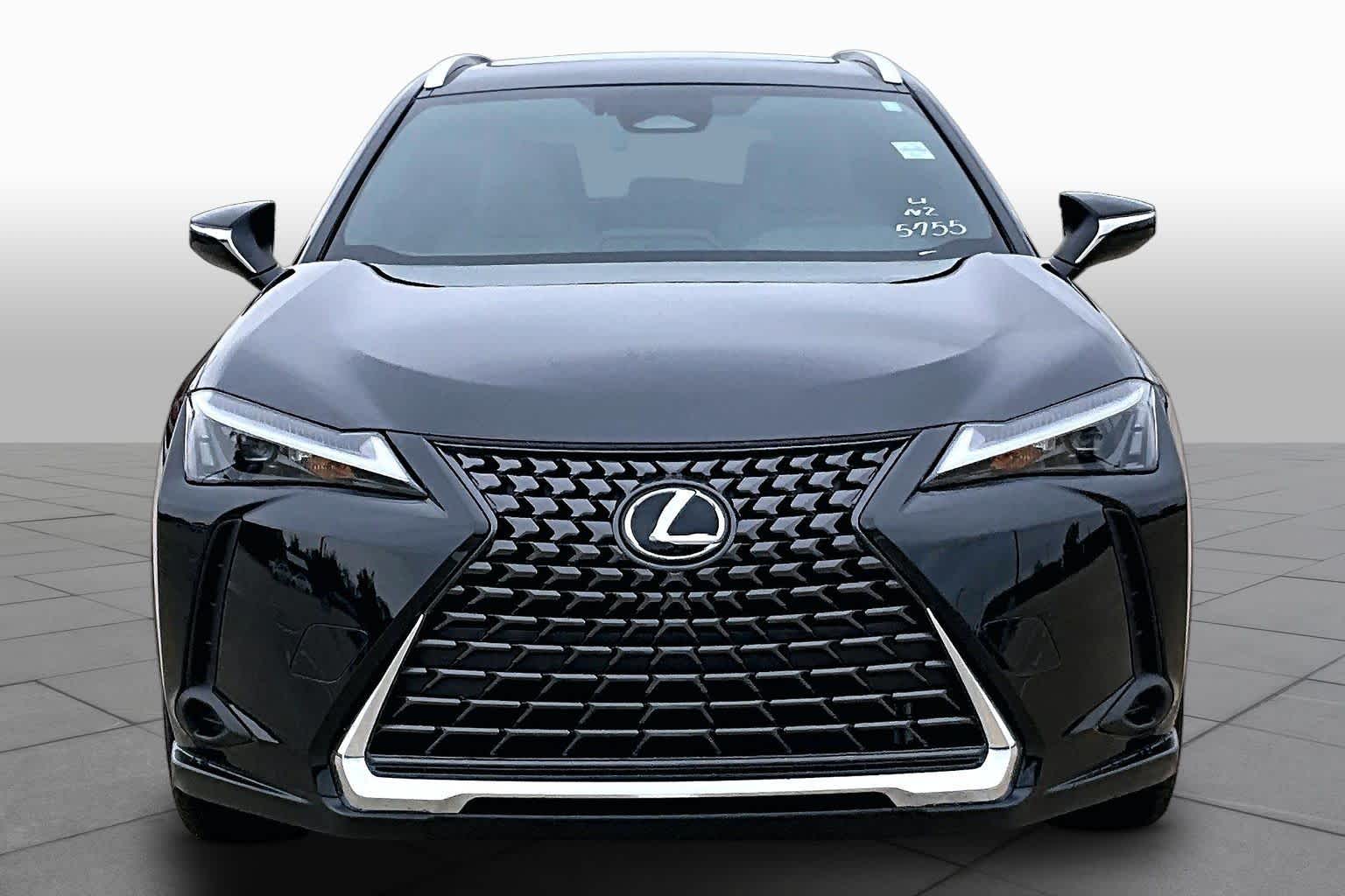 2026 Lexus UX 300h - 2