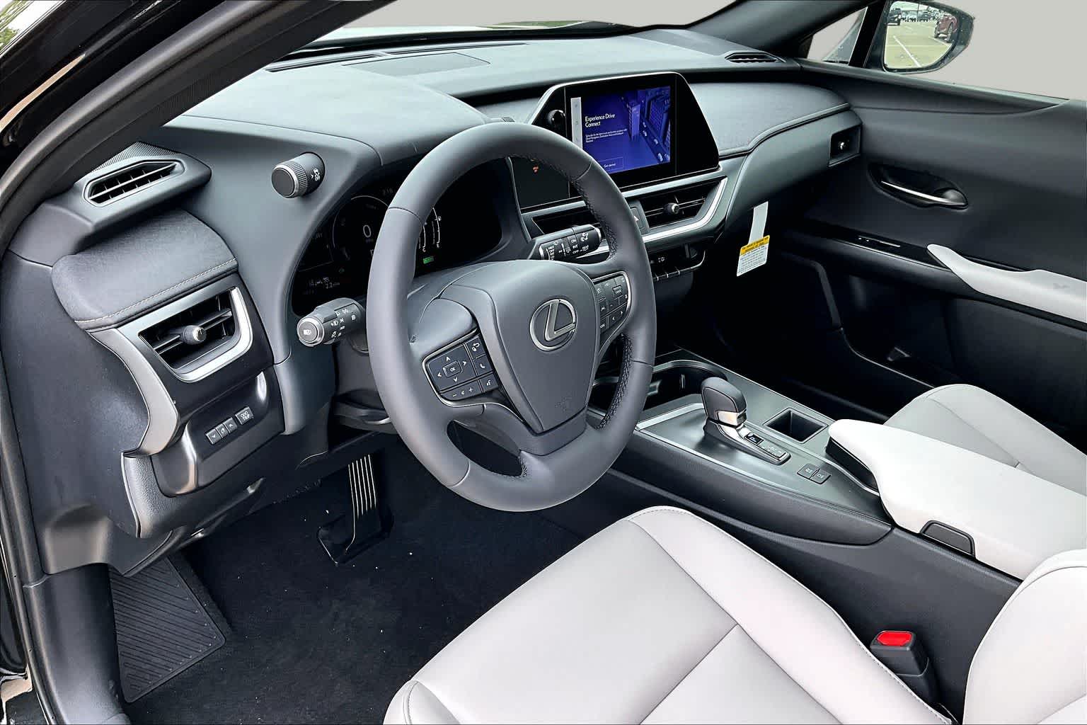 2026 Lexus UX 300h - 7