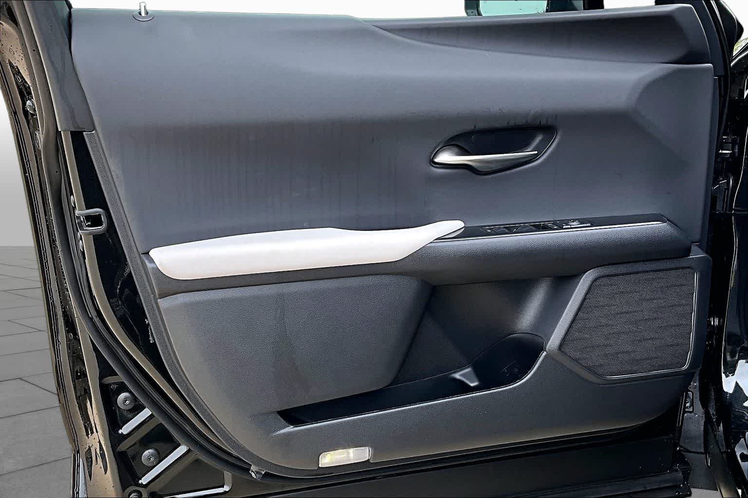 2026 Lexus UX 300h - 9