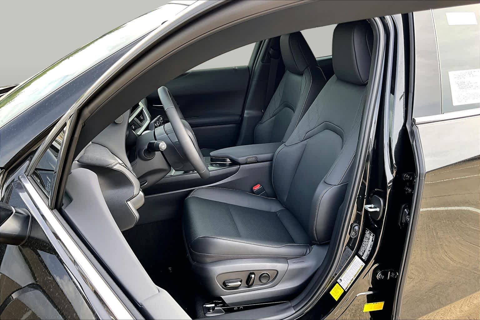 2026 Lexus UX 300h Premium - 8