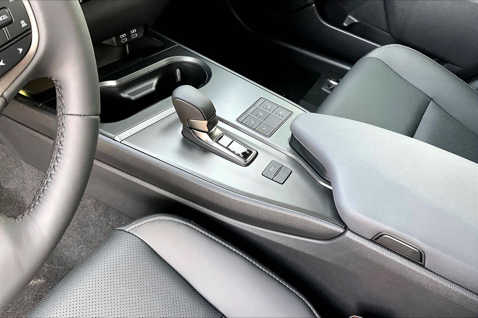 2026 Lexus UX 300h Premium - 6