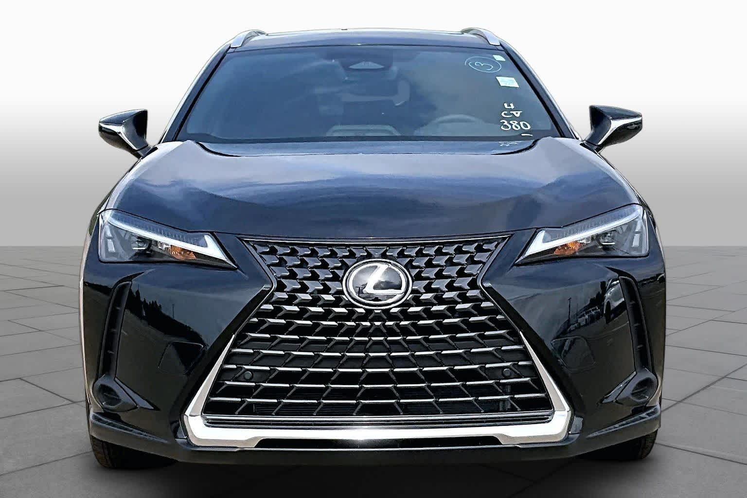 2026 Lexus UX 300h Premium - 2