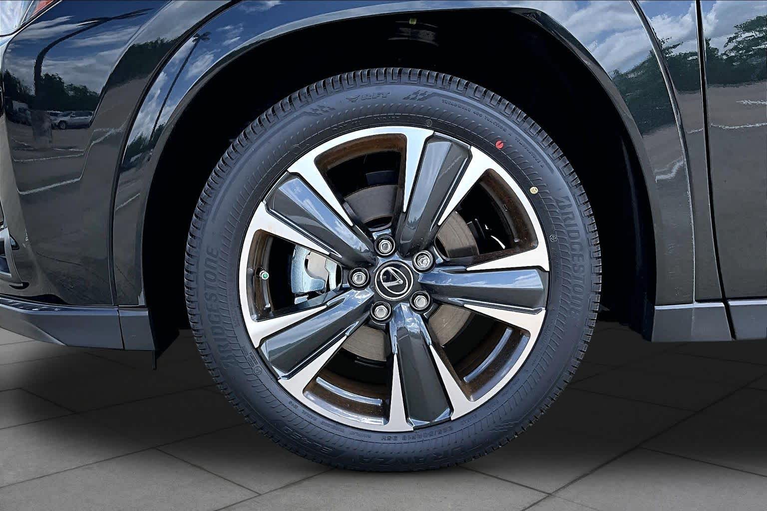 2026 Lexus UX 300h Premium - 10