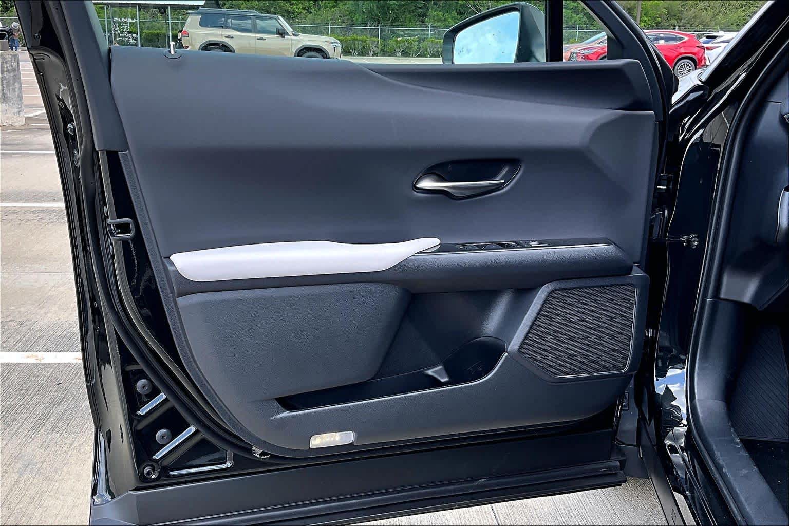 2026 Lexus UX 300h Premium - 9