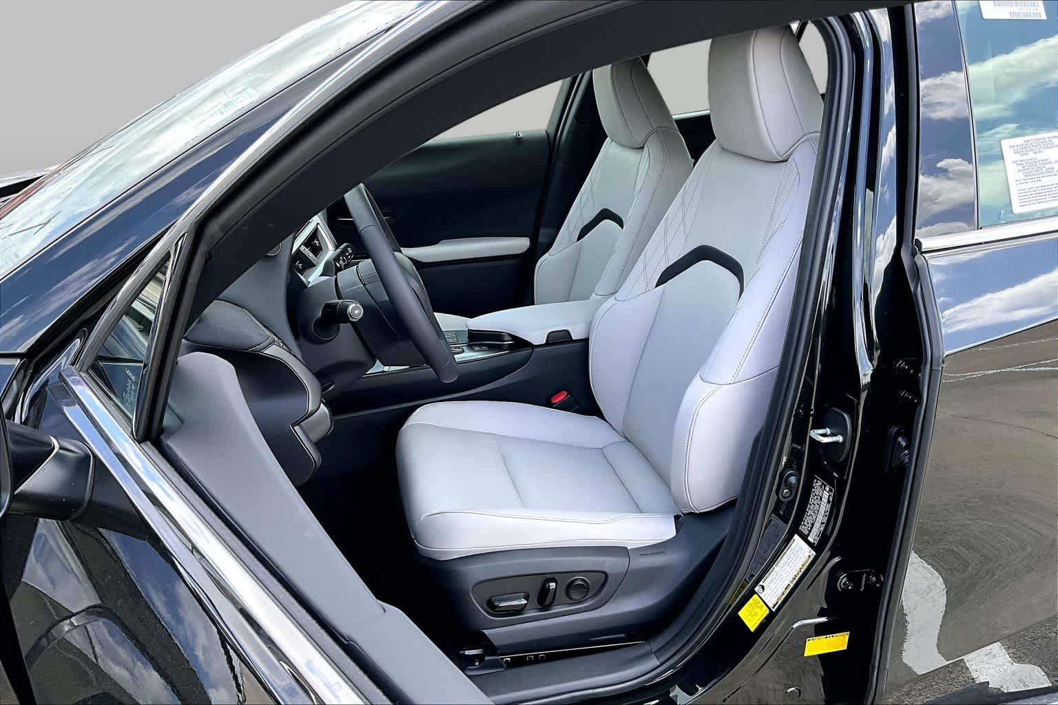2026 Lexus UX 300h Premium - 8