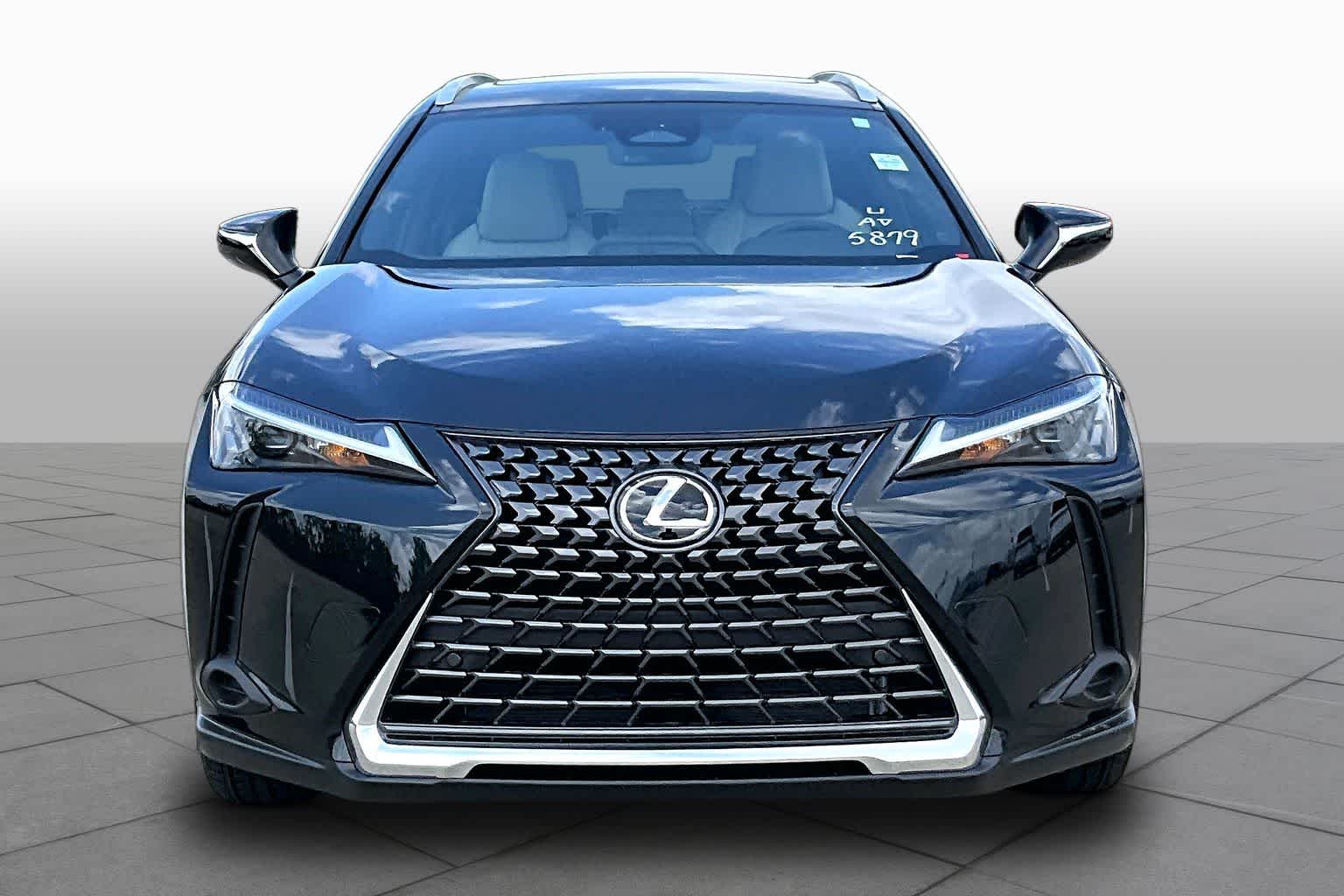 2026 Lexus UX 300h Premium - 2