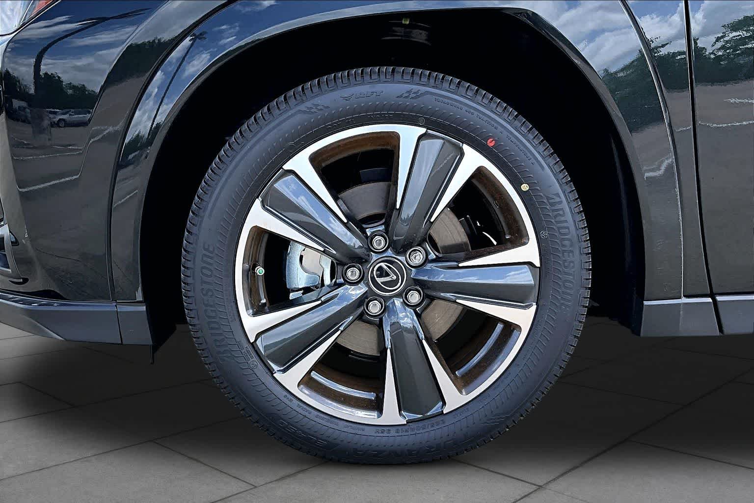 2026 Lexus UX 300h Premium - 10
