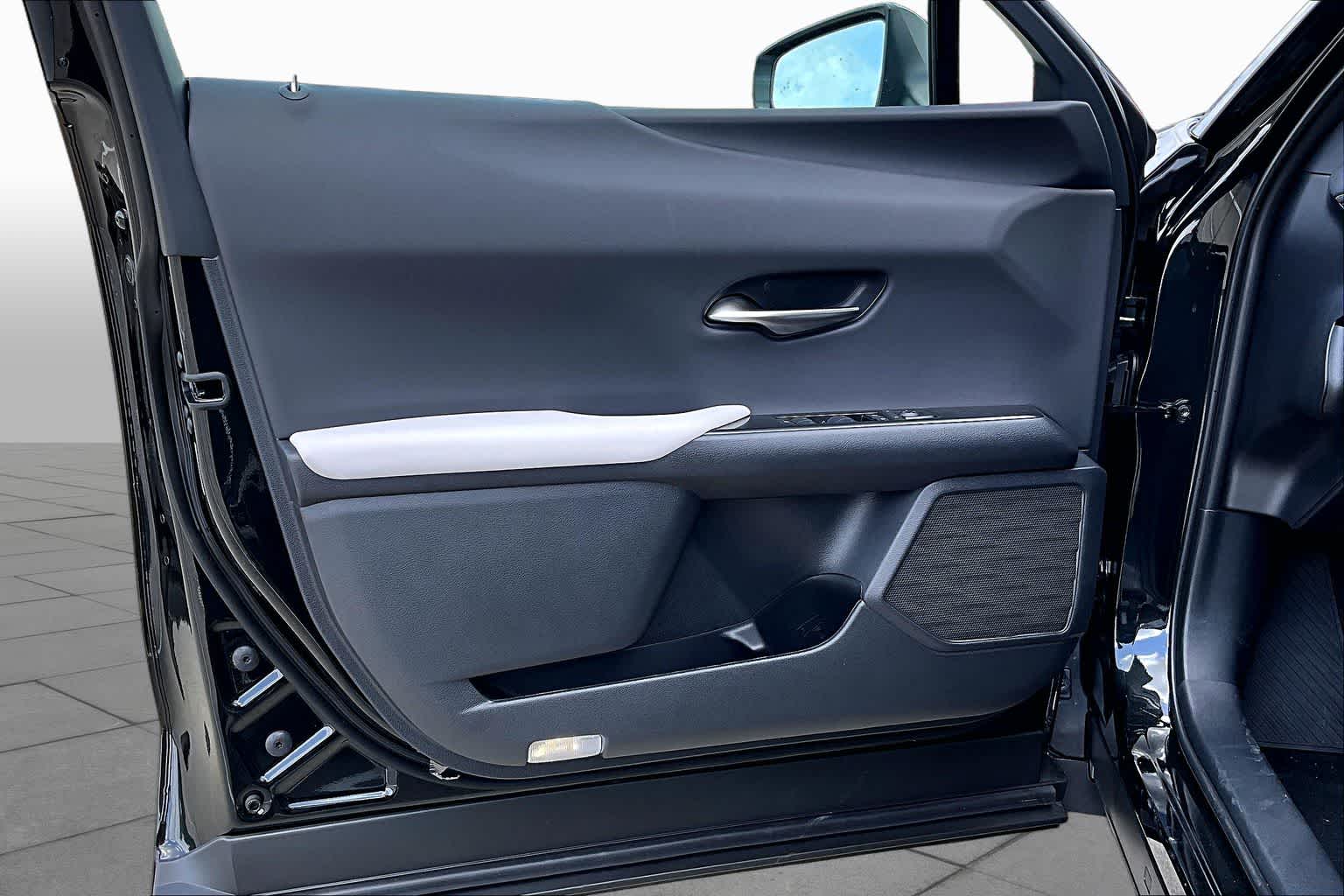 2026 Lexus UX 300h Premium - 9