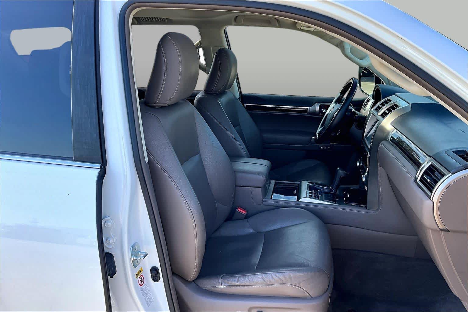2015 Lexus GX 460 photo 8 of 34