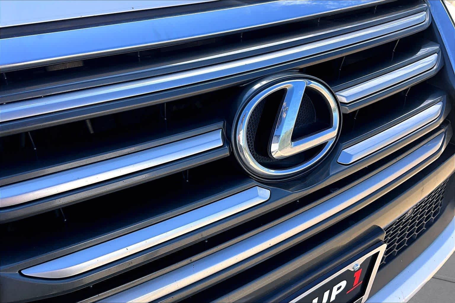 2015 Lexus GX 460 photo 28 of 34