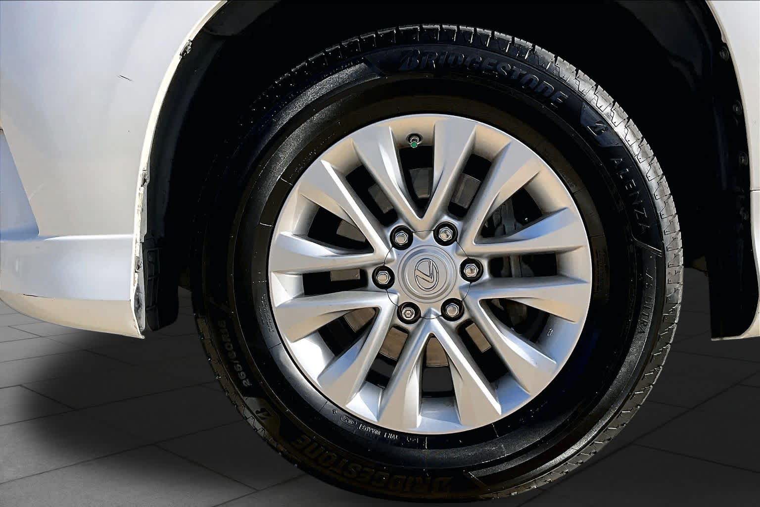 2015 Lexus GX 460 photo 10 of 34