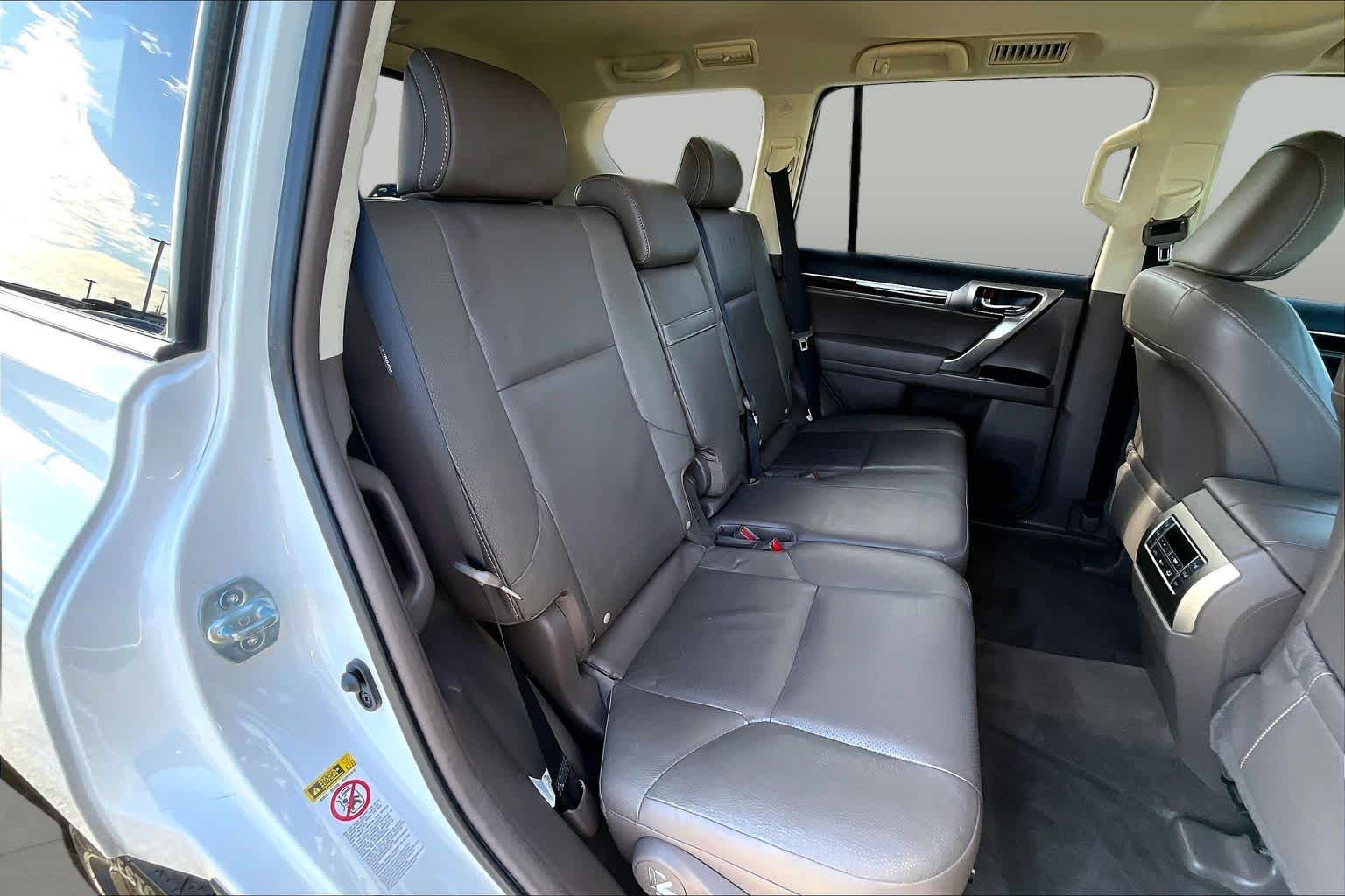 2015 Lexus GX 460 photo 19 of 34