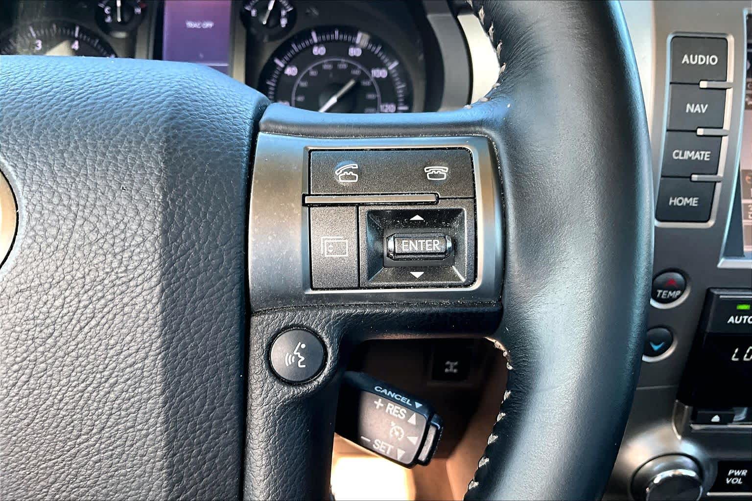 2015 Lexus GX 460 photo 24 of 34