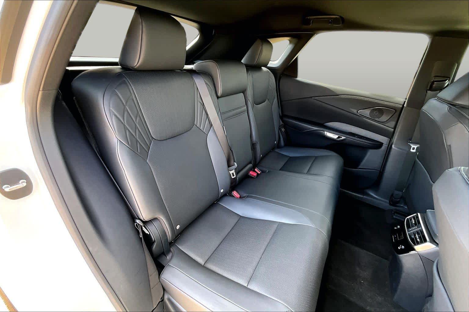 2025 Lexus RX 350 photo 20 of 37