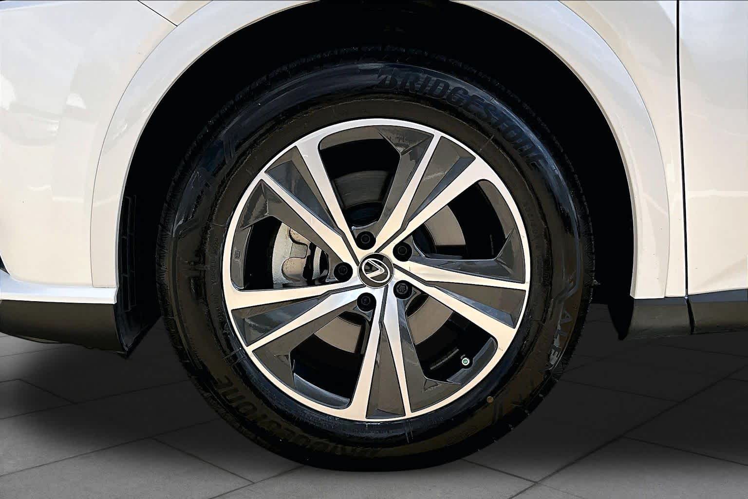 2025 Lexus RX 350 photo 11 of 37