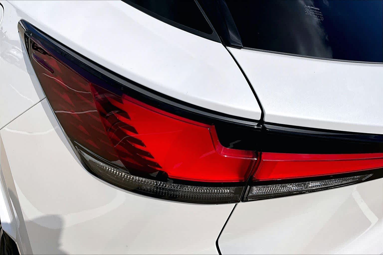 2025 Lexus RX 350 photo 29 of 37