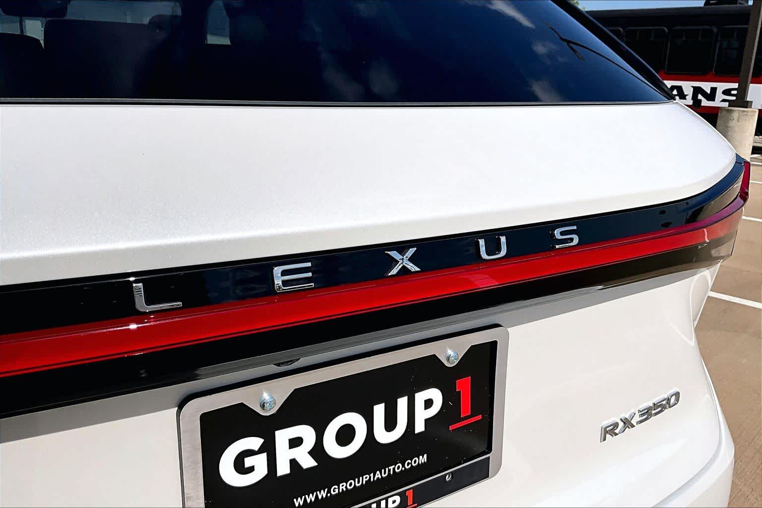 2025 Lexus RX 350 photo 31 of 37