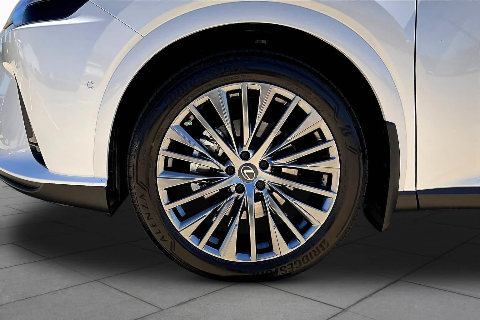 2026 Lexus RX 450h+ Luxury - 10